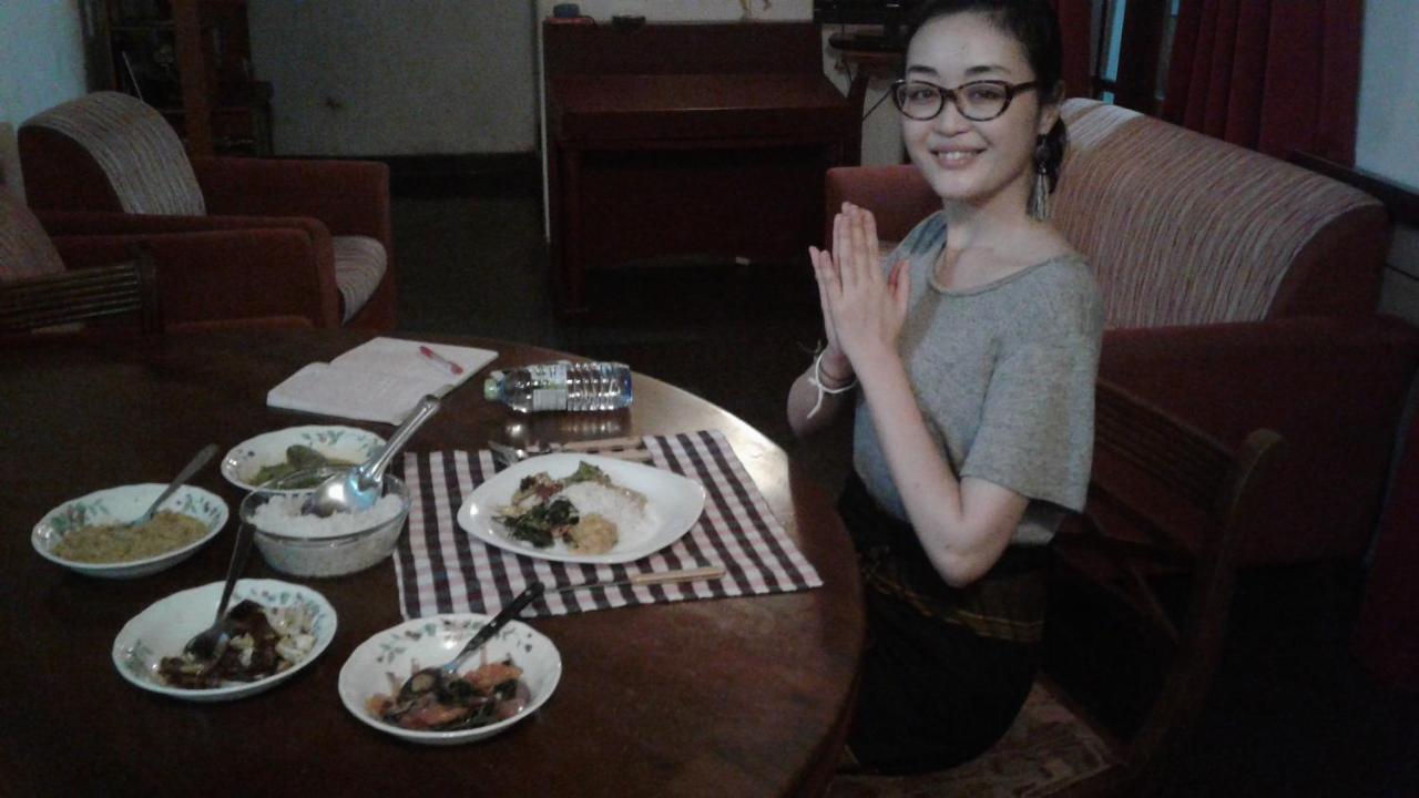 Alex Home Stay แคนดี้ ภายนอก รูปภาพ