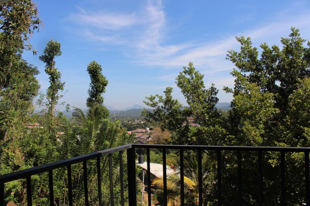 Alex Home Stay แคนดี้ ภายนอก รูปภาพ